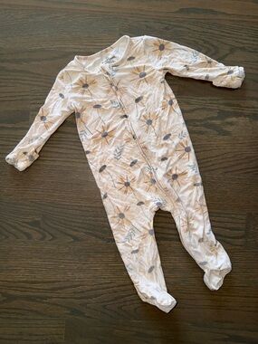 Caden Lane Sunday’s Daisy Zipper Footie | 3-6M